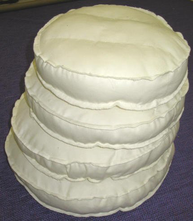 Picture of Pillow Forms- Box Style  2 1/2" and towards the center is 4-1/2" Thick
