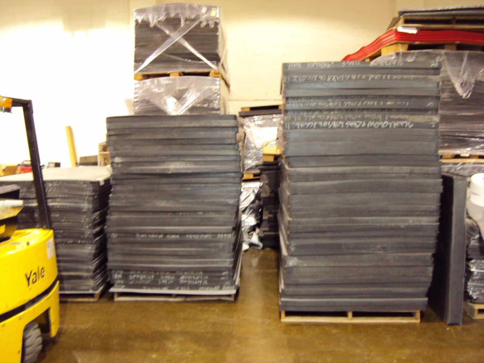 images 4lbs White & Black Minicell Foam